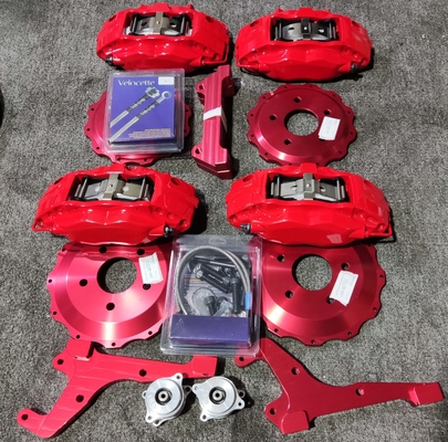 อัลลูมิเนียมสีแดง สะสมรถยนต์ Brake Caliper 4 ถังแรงหยุด