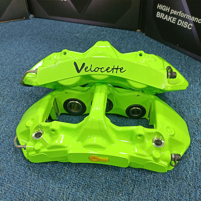 Green 6 Piston Caliper ของเทคโนโลยี GT6 Monoblock ของรถยนต์พร้อมพลังเบรกที่มากขึ้น