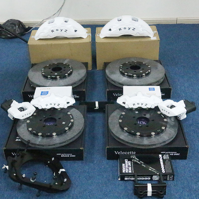 คาลิปเปอร์เบรคหลังของพอร์ช เครื่องวัดเส้นผ่าศูนย์กลางเมคคาทรอนิกส์ น้ำหนักเบาและเหยียบแน่น เดินทาง