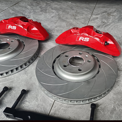 Audi A5 อัพเกรดชุดคาลิปเปอร์เบรกรถยนต์ 6 บิ๊กพอตสีแดง Monoblock Calper
