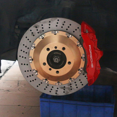 คาลิปเปอร์เบรกของรถปอร์เช่อัพเกรดเป็น GT6 6 POT คาลิปเปอร์สีแดงปรับปรุงพลังการหยุด