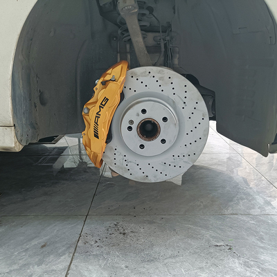 Mercedes Benz C200 คาร์ลิปเปอร์เบรกอัพเกรด 6 Pot Claipers และ 355MM Discs