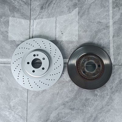Mercedes Benz C200 คาร์ลิปเปอร์เบรกอัพเกรด 6 Pot Claipers และ 355MM Discs