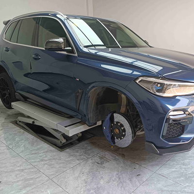 คาลิปเปอร์เบรกอะลูมิเนียม BMW X5 ขนาดใหญ่ 10 ลูกสูบ คาลิเปอร์ 420 มม. จานคาร์บอนเซรามิก