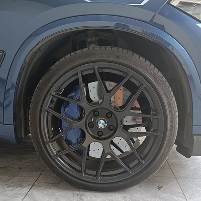 คาลิปเปอร์เบรกอะลูมิเนียม BMW X5 ขนาดใหญ่ 10 ลูกสูบ คาลิเปอร์ 420 มม. จานคาร์บอนเซรามิก